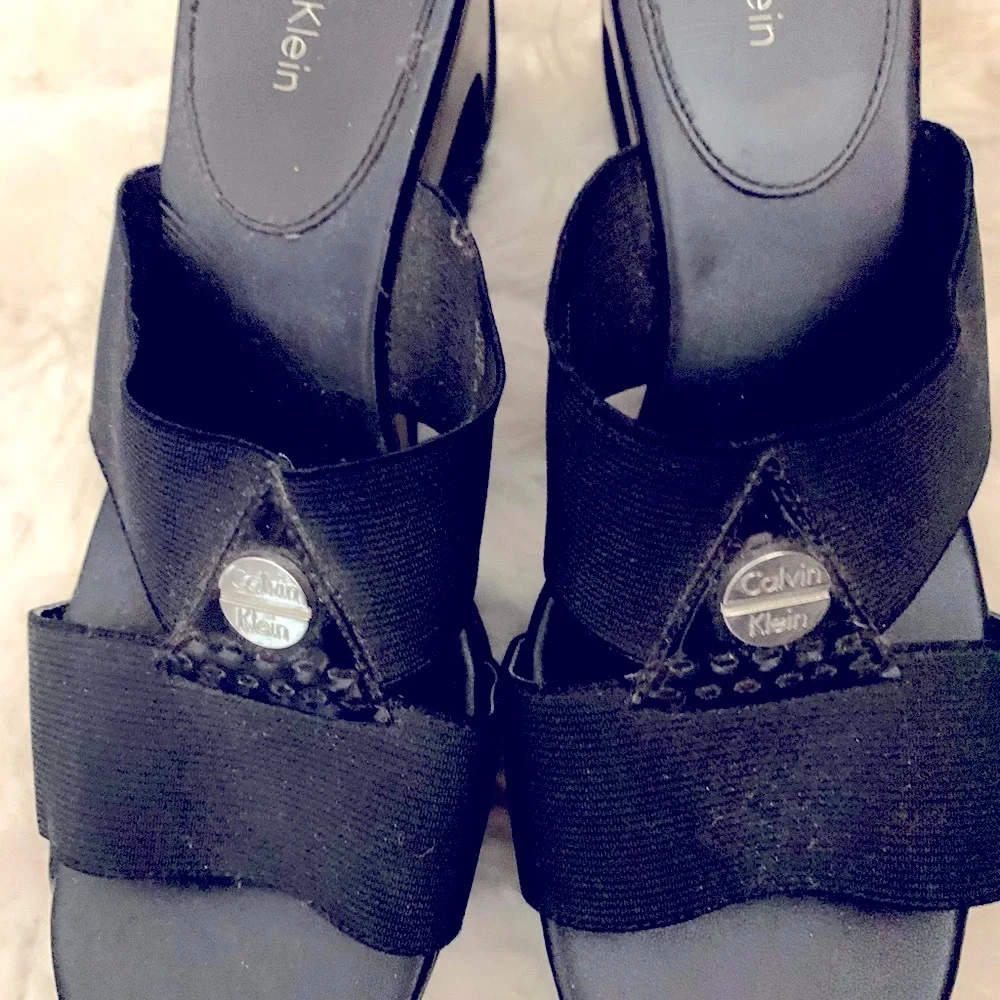 Calvin Klein Ying Wedge Platform Sandals 8 Black Summer Heels Slip On